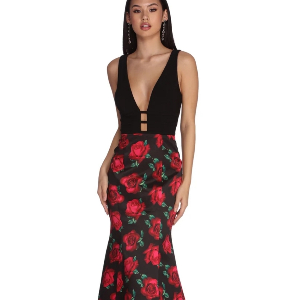 Size 1/2 red & black floral rose satin trumpet gown with jersey plunge neck bodi